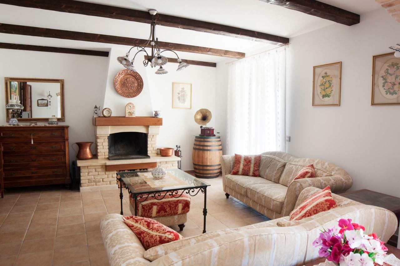 B&B L' Antica Fonte Spinetoli ภายนอก รูปภาพ